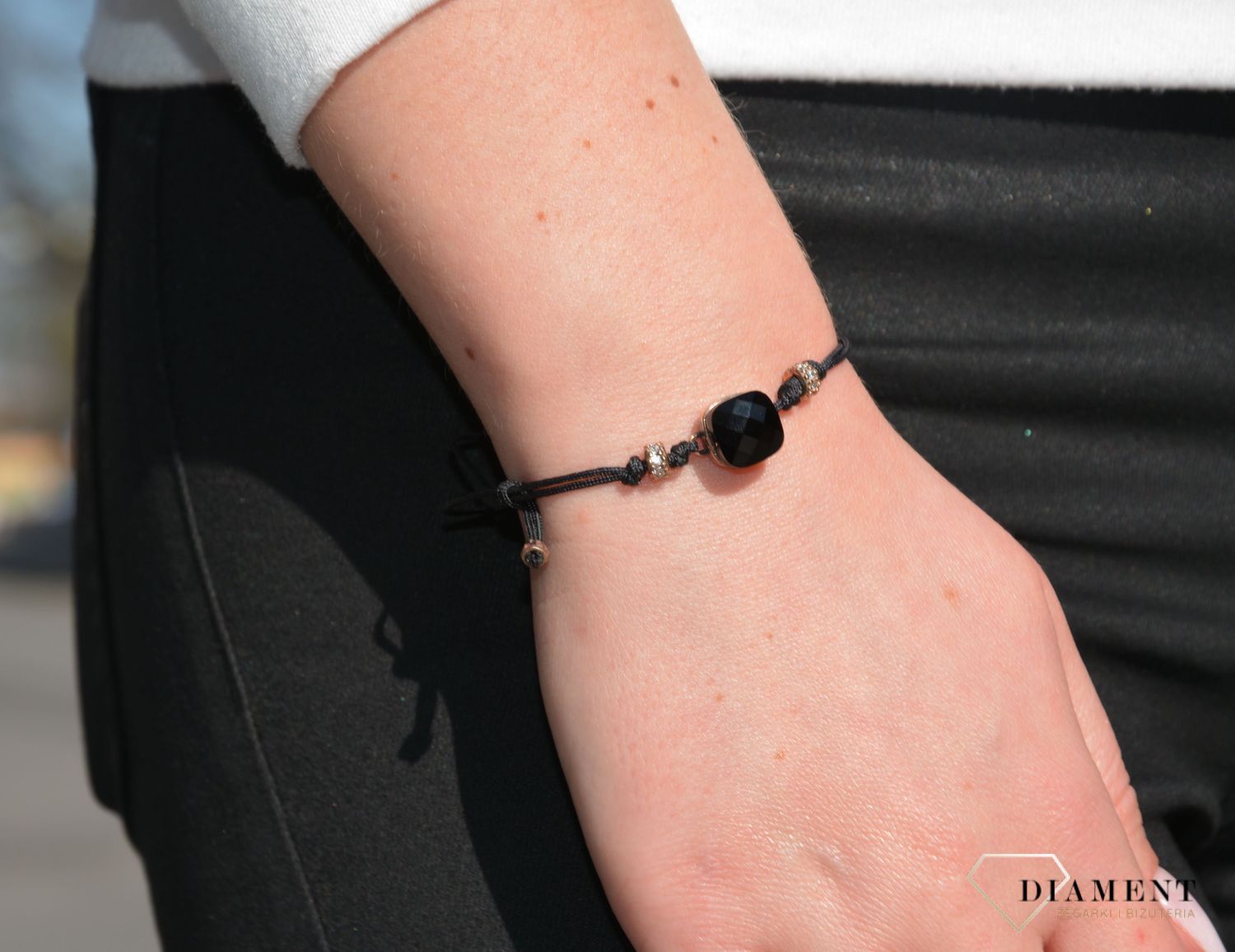 Bransoletka damska wykonana z wysokiej jakości srebra. Bransoletka damska w czarnych barwach. Damska bransoletka idealna na prezent..jpg